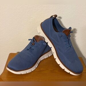 Breeze Men's Blue Knit Sneakers with Brown Accent